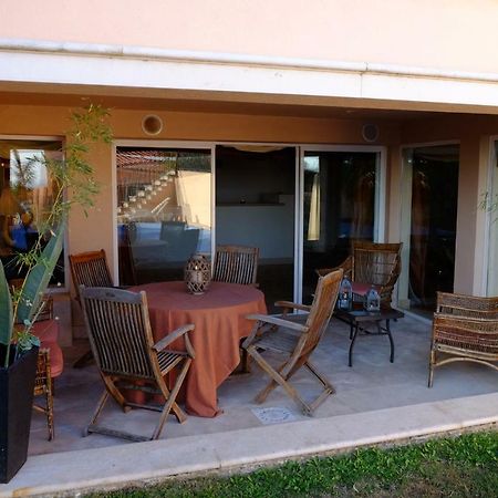 Apartamento Com Piscina Cruz Quebrada Eksteriør billede